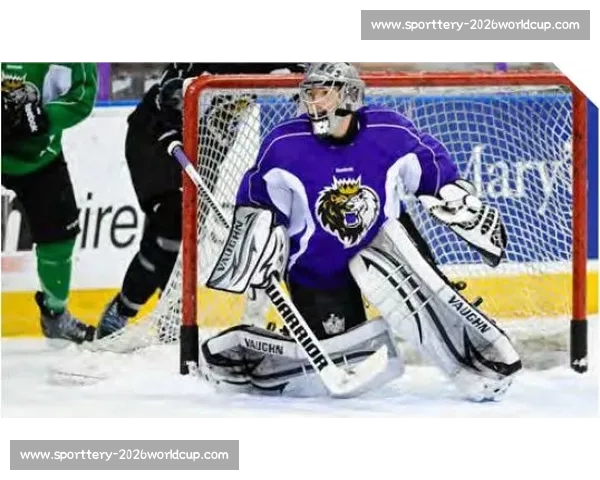 张昱杰护腿板暗藏全家福密码 训练预演助其中超关键破门